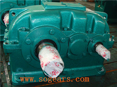 gearbox with pump